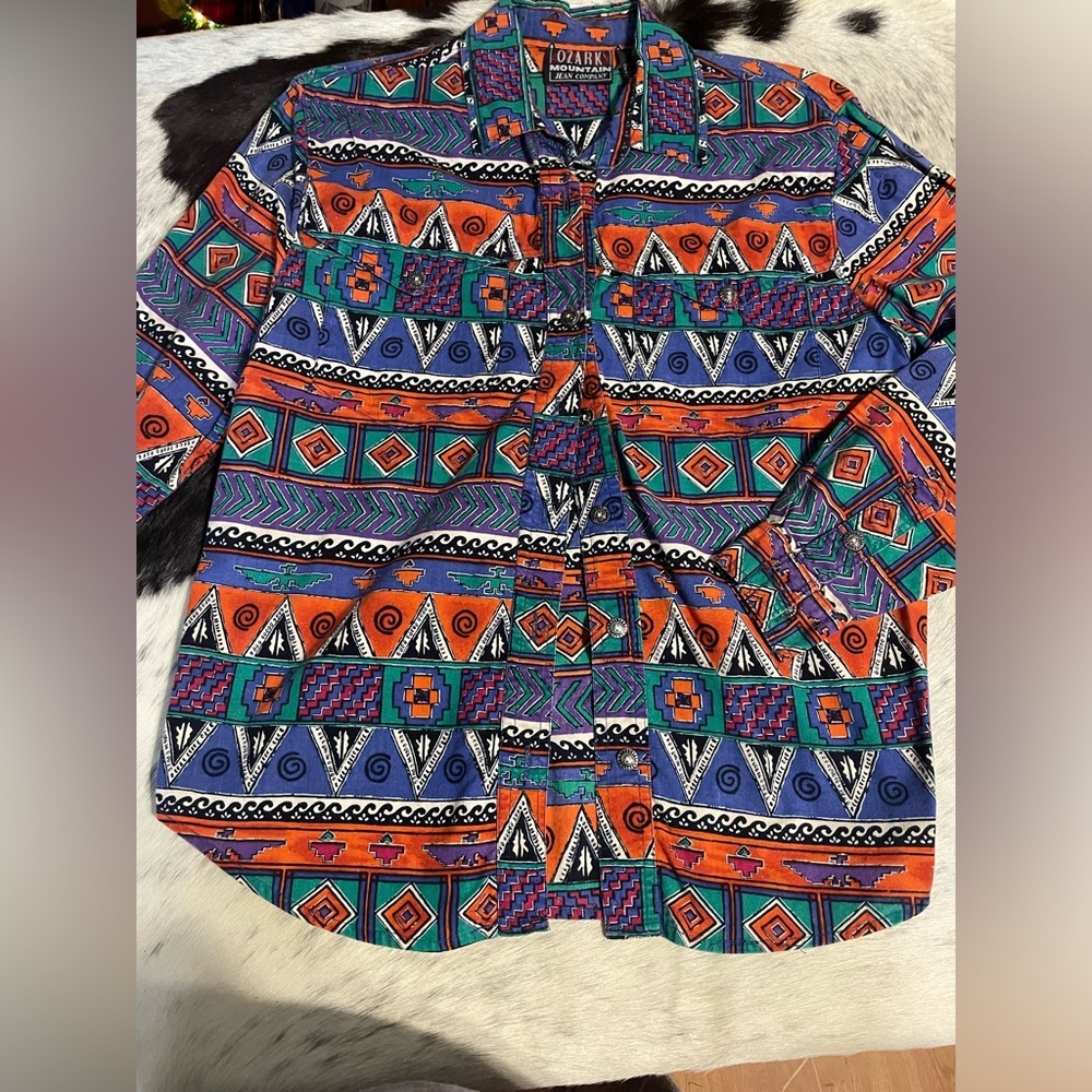 VTG Ozark Mountain Button Up Long sleeve Western Shirt! Aztec Shoulder Pads Smal